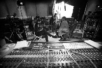 Chris Shiflett: Foo Fighters ще записват догодина